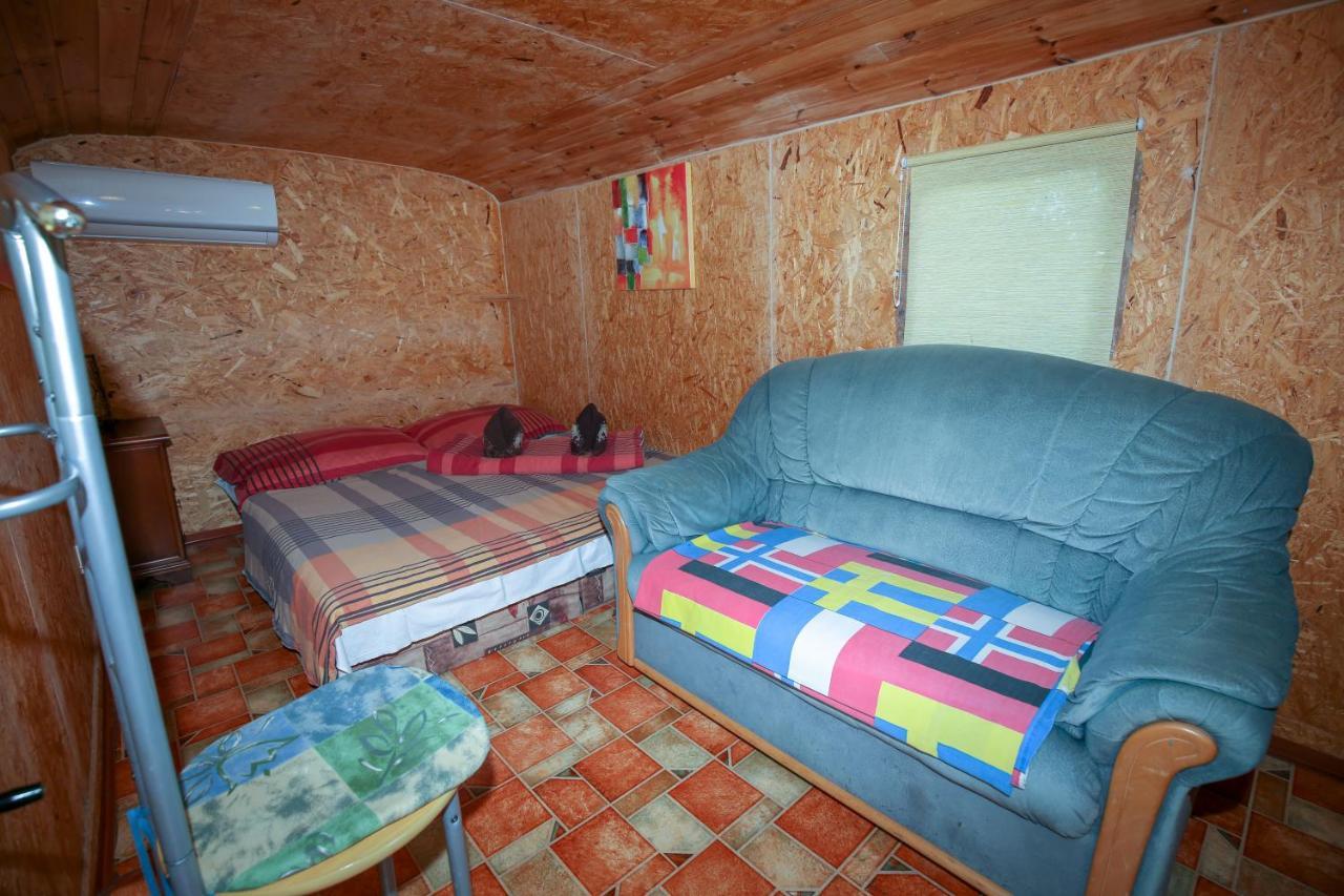 Karavan Sturovo Exterior photo